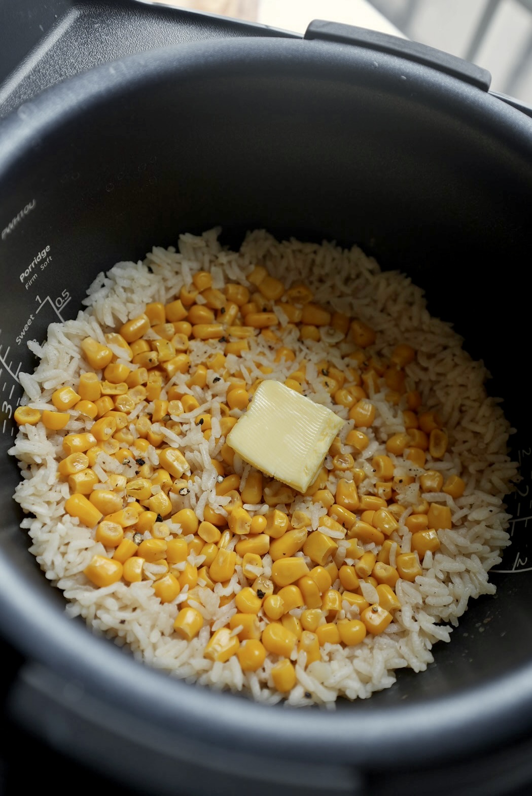 Garlic Butter Corn Rice (Easy Rice Cooker Recipe)