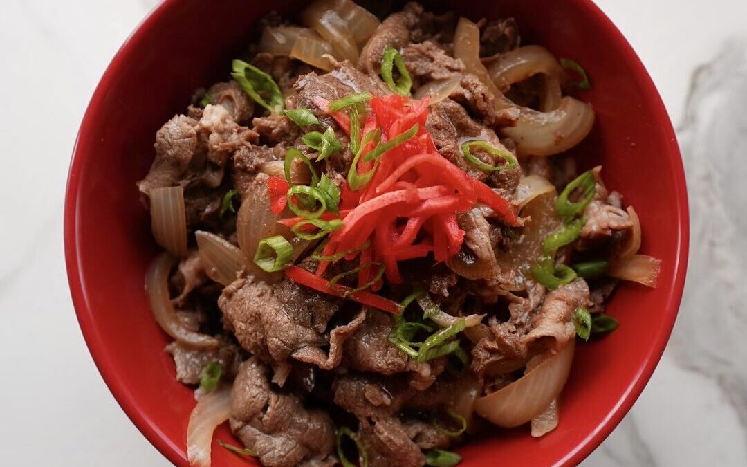 Classic Japanese Gyudon (牛丼) – Beef and Onion Rice Bowl