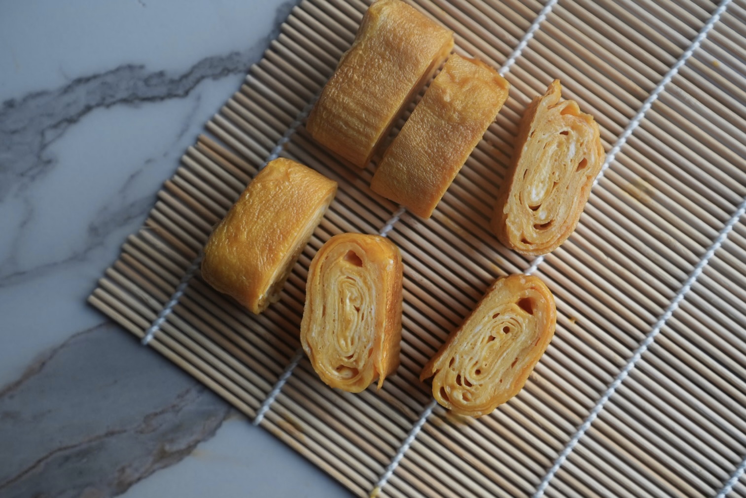 Tamagoyaki (Japanese Rolled Omelette) – 卵焼き
