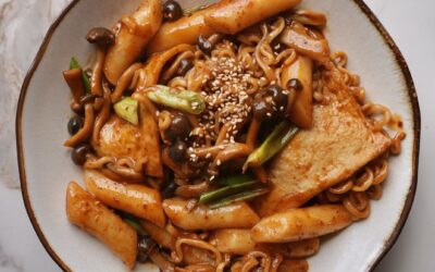 How to Make Rabokki: Spicy Ramen Tteokbokki
