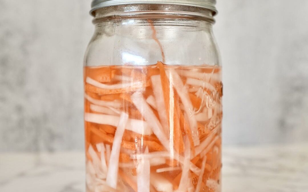 How to Make Đồ Chua (Vietnamese Pickled Daikon and Carrots)